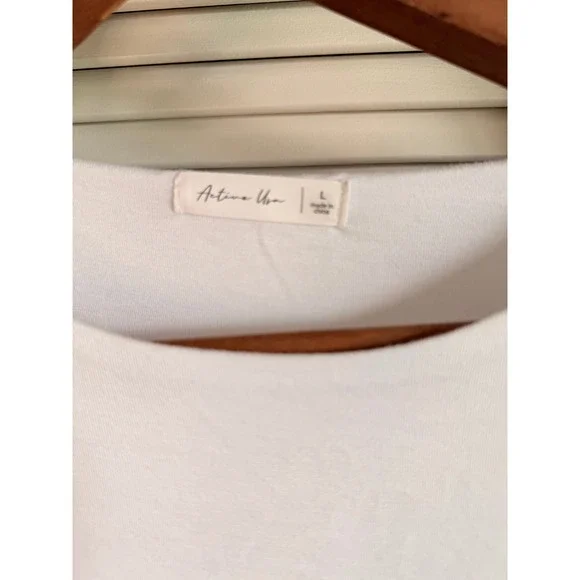 Active USA White Short Sleeve Crewneck T-Shirt - Picture 3 of 4